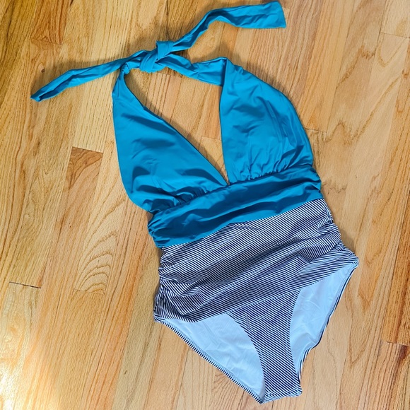 CUPSHE Women's Plunging Hater One Piece Ruched Mesh Panel Swimsuit Deep V Neck Open Back Bathing Suit, XS Black At Women's Clothing Store - View #10